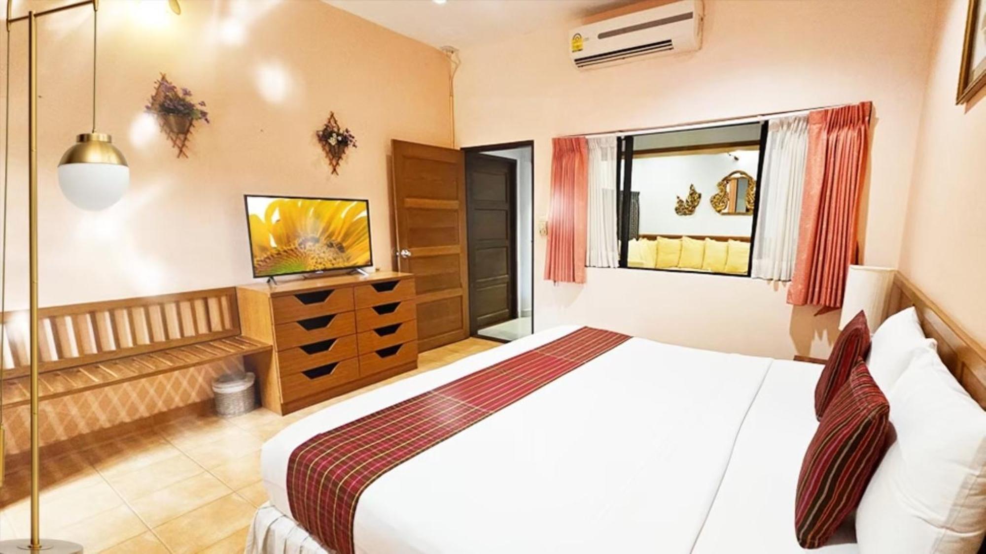 Birds And Bees Resort