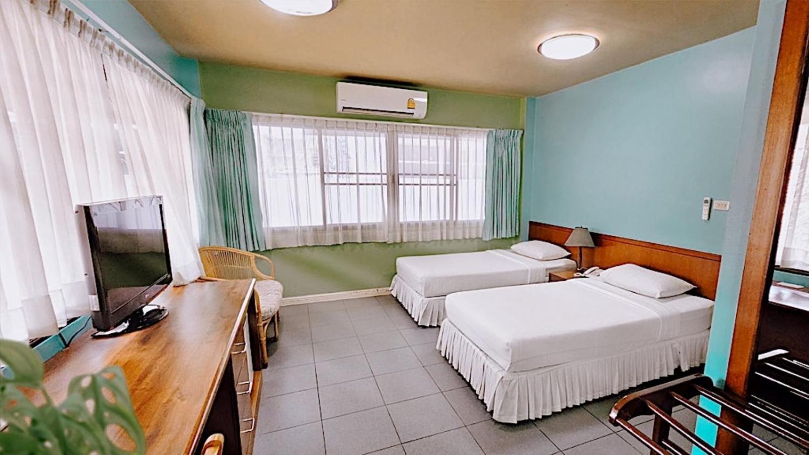 Birds And Bees Resort 3*