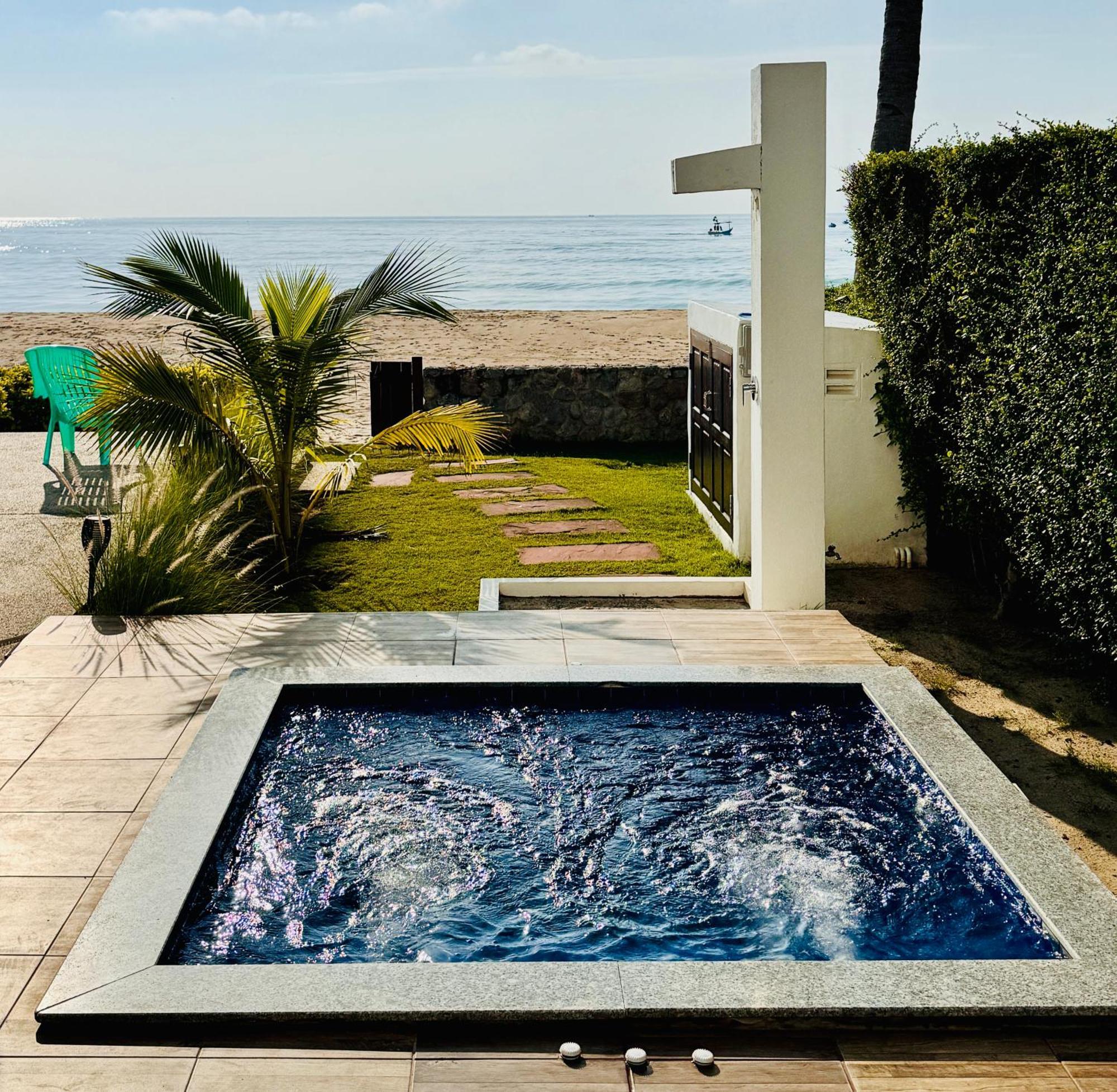 Absolute Beachfront Ban Huai Yang