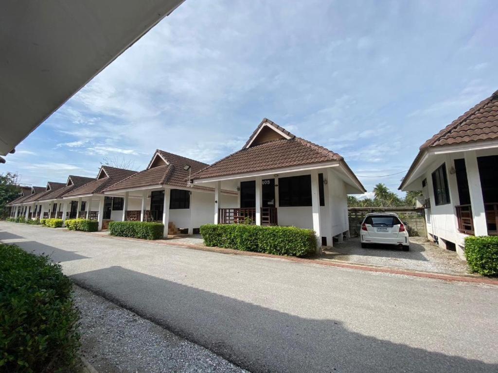 Guest house หาดทรายขาวรีสอร์ท