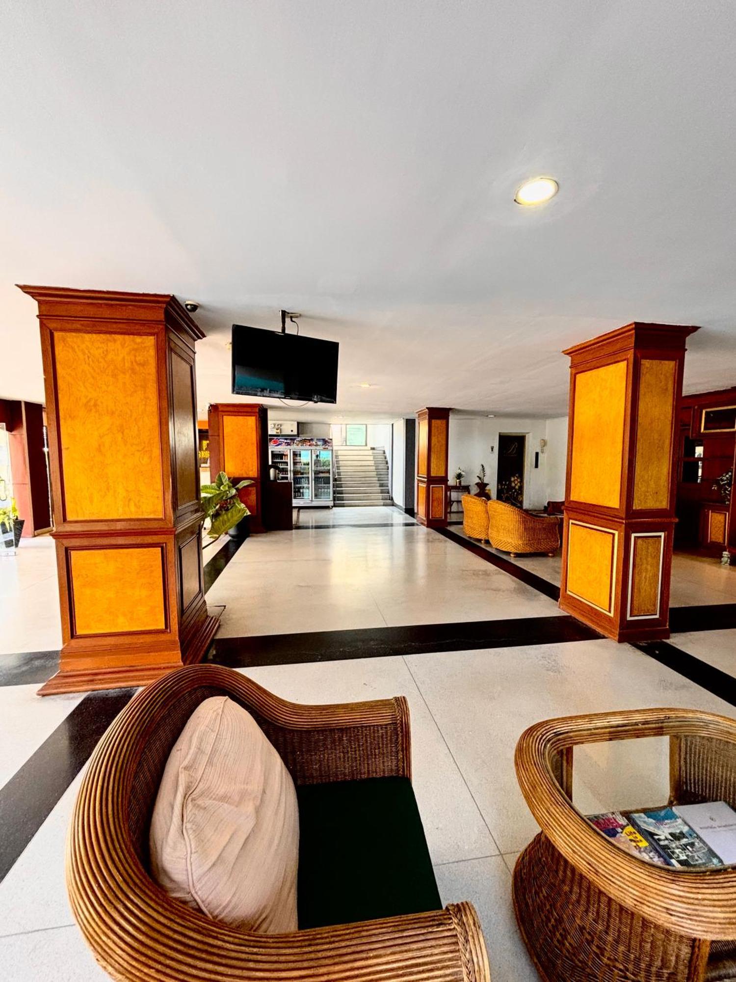 Bordin Hotel 3*