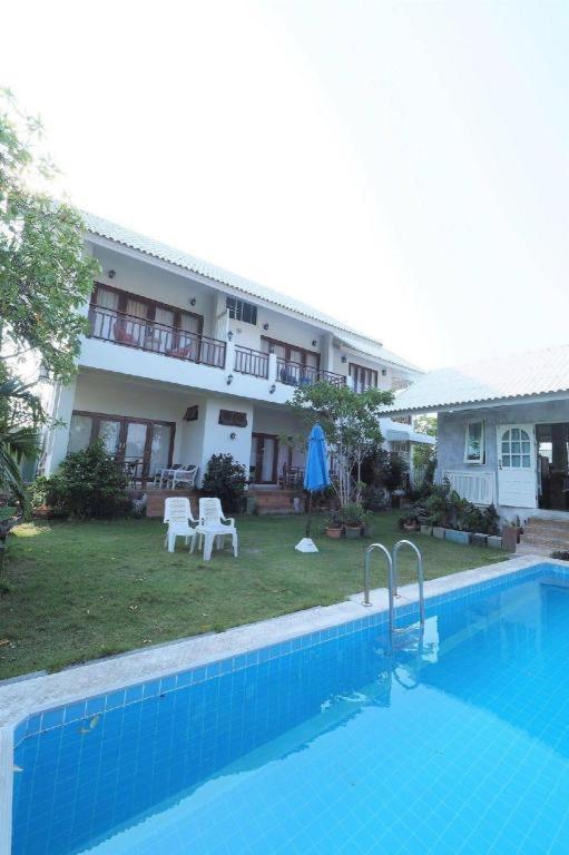Hotel Baan Parinda Pran Buri