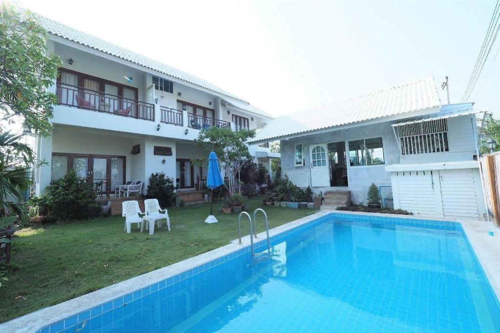 Baan Parinda Hotel