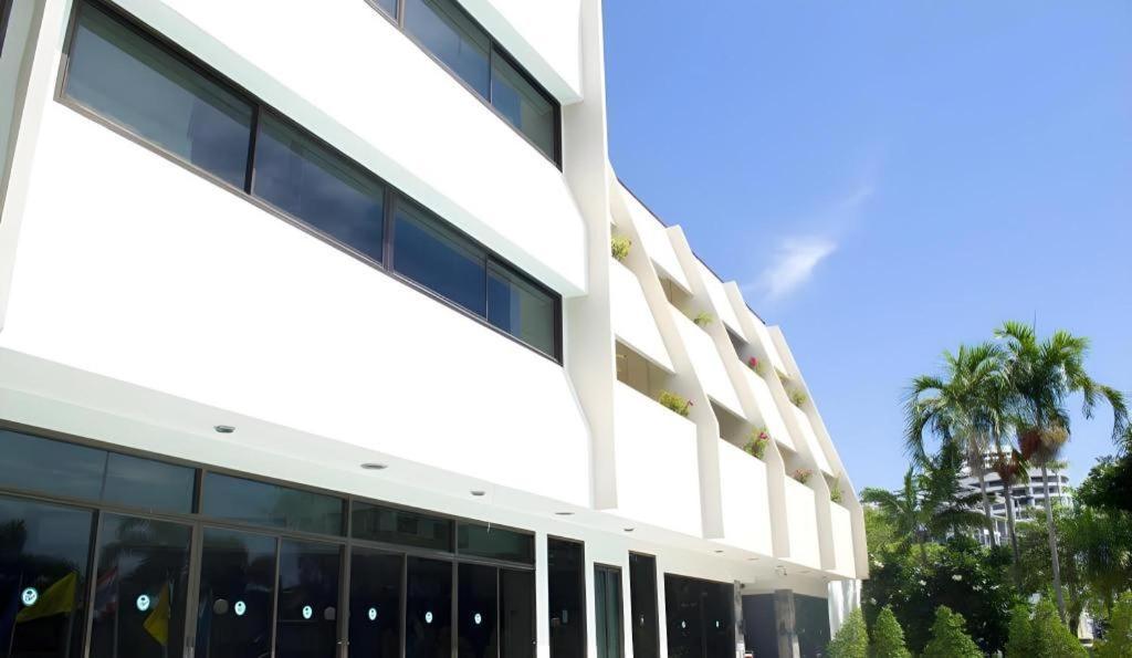 Hotel Bangsaen Villa Hotel 3*