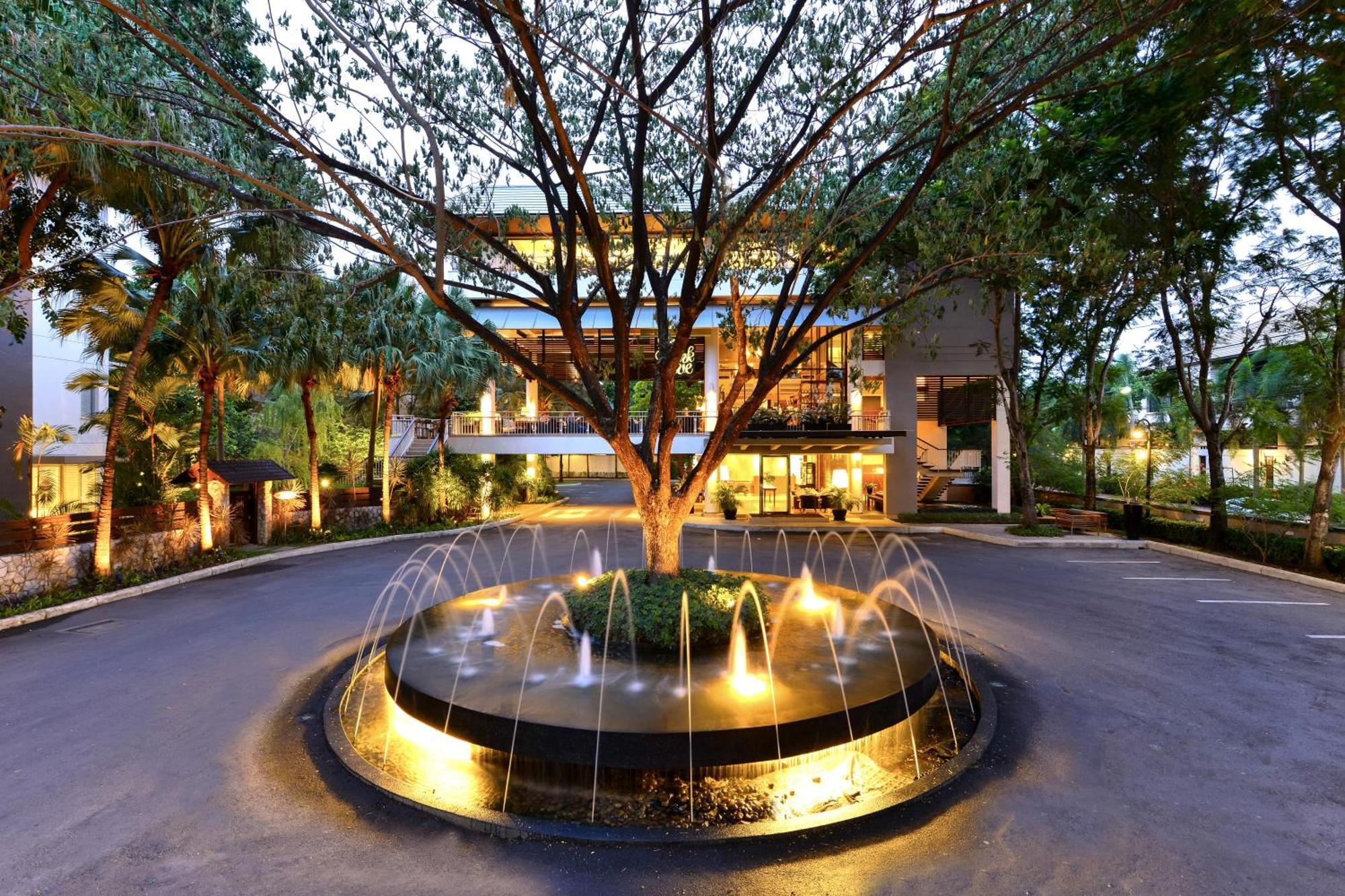The Park Nine Srinakarin Hotel Banguecoque