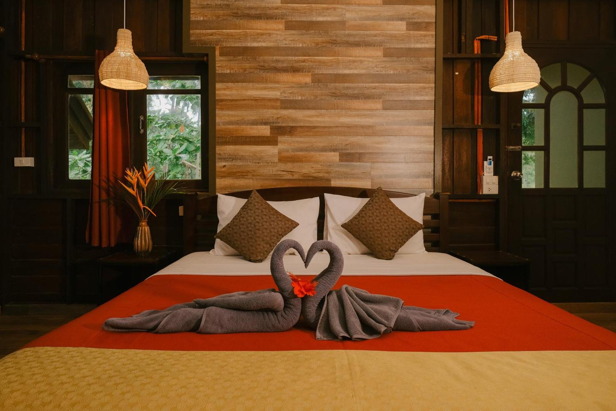 Guest house Joy And Restaurant 2*