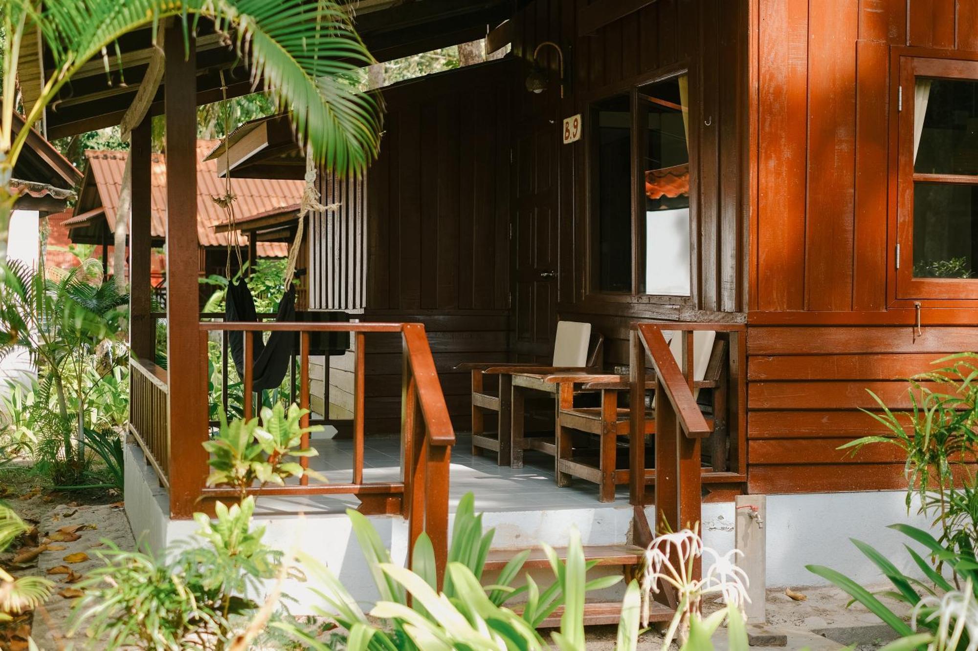 Joy And Restaurant Guest house 2*