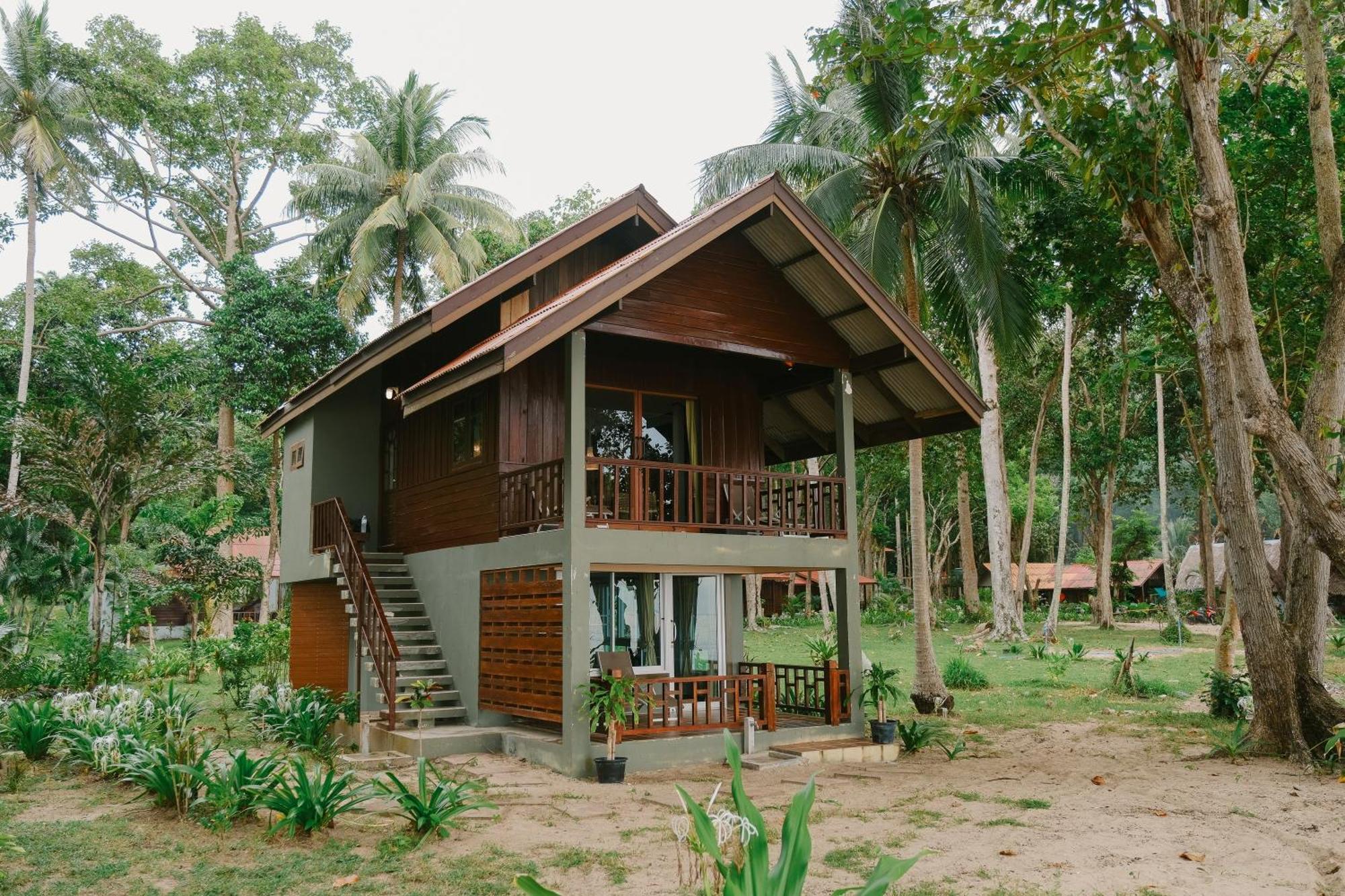 Joy And Restaurant Koh Jum