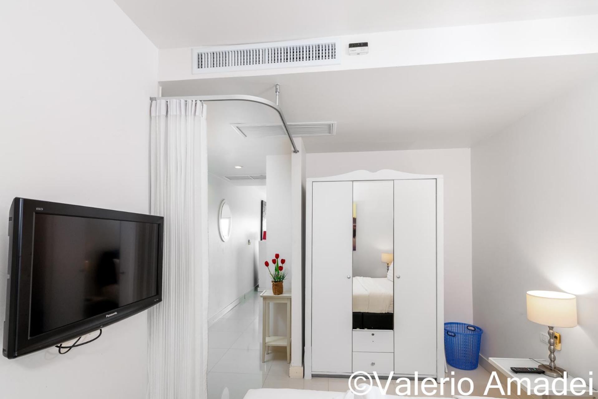 Apartment Kb By Phr *