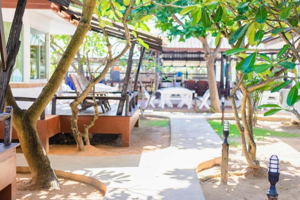 Rattana Pura Resort 3*