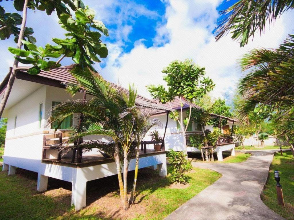 Rattana Pura Resort 3*