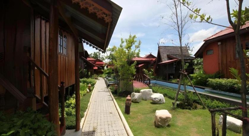 Resort Dang Ky Ploen Tharnnam 2*