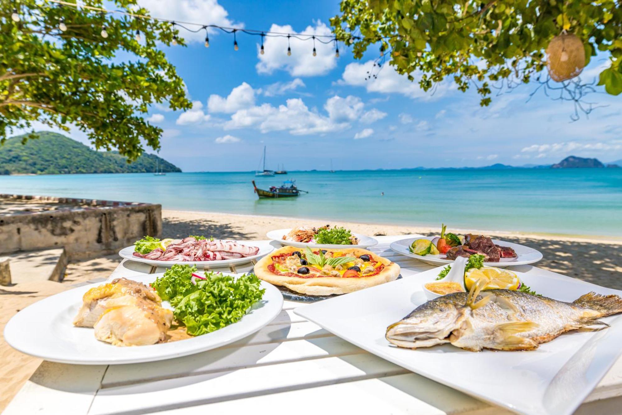 Hotel Reception Point -bj&radisson Seaview Phuket