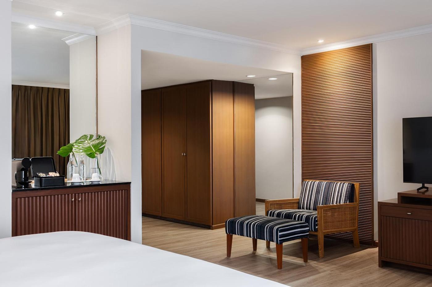 Dusit Princess Srinakarin Hotel 4*