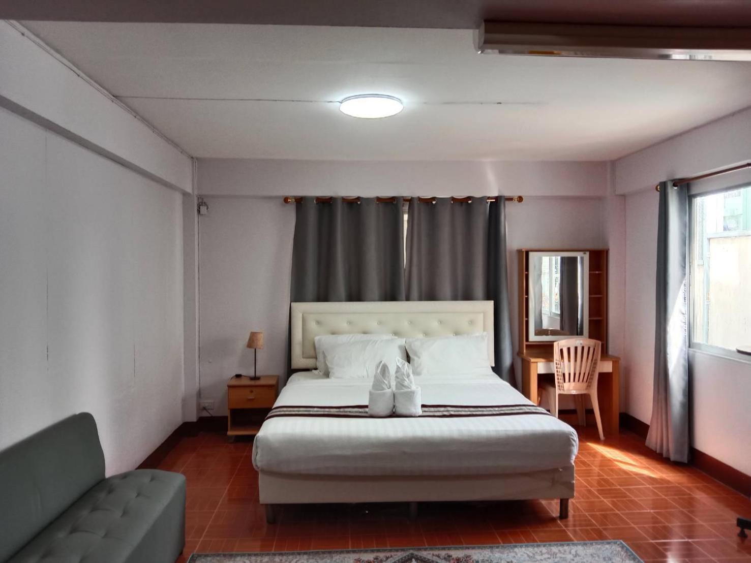 Beachfront Cha Am 3* Cha-Am