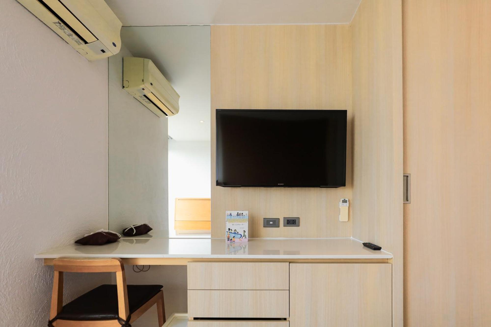 Balcony Seaside Sriracha & Serviced Aparthotel Si Racha