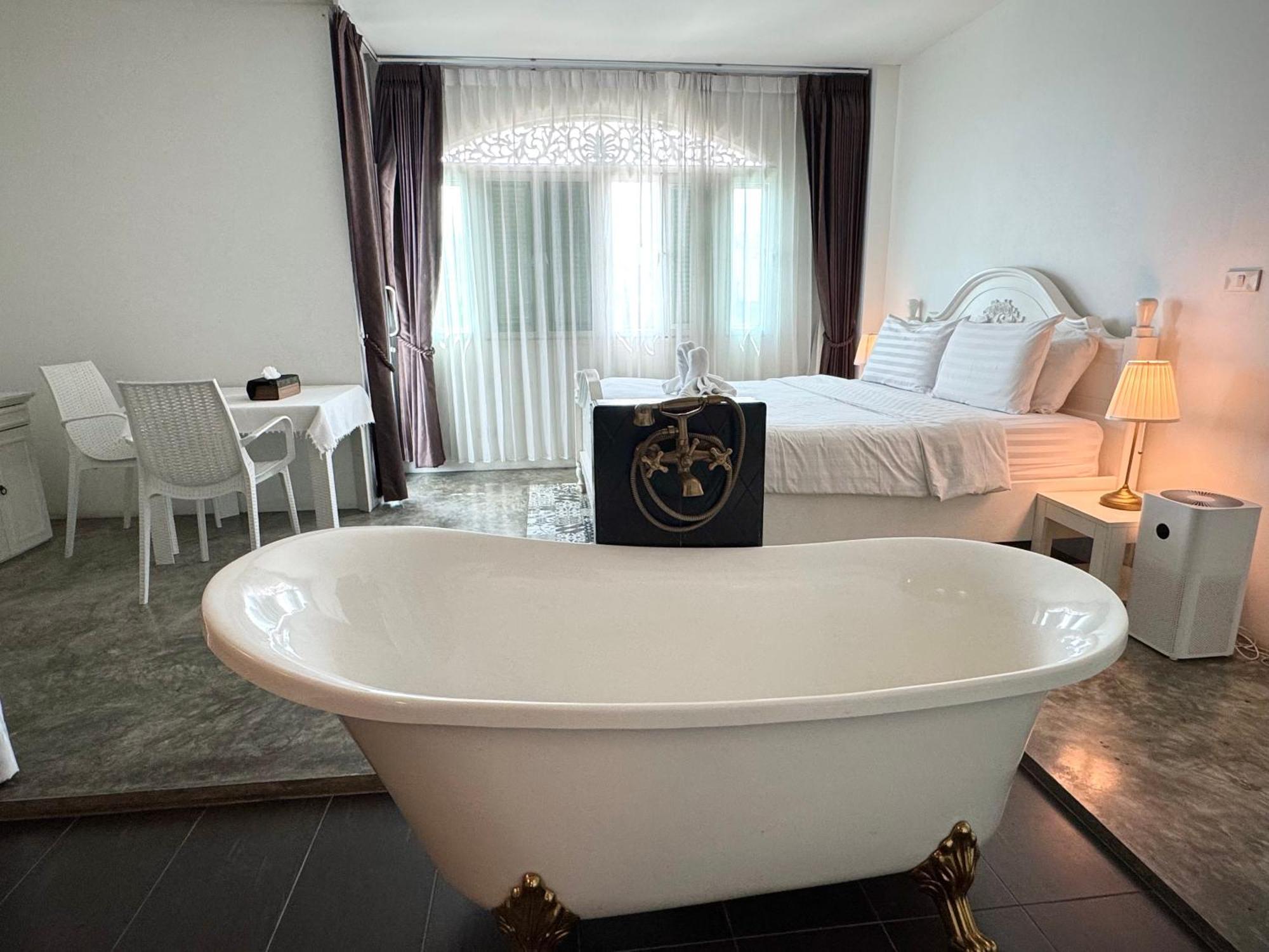 Nidhra Lanna Hotel
