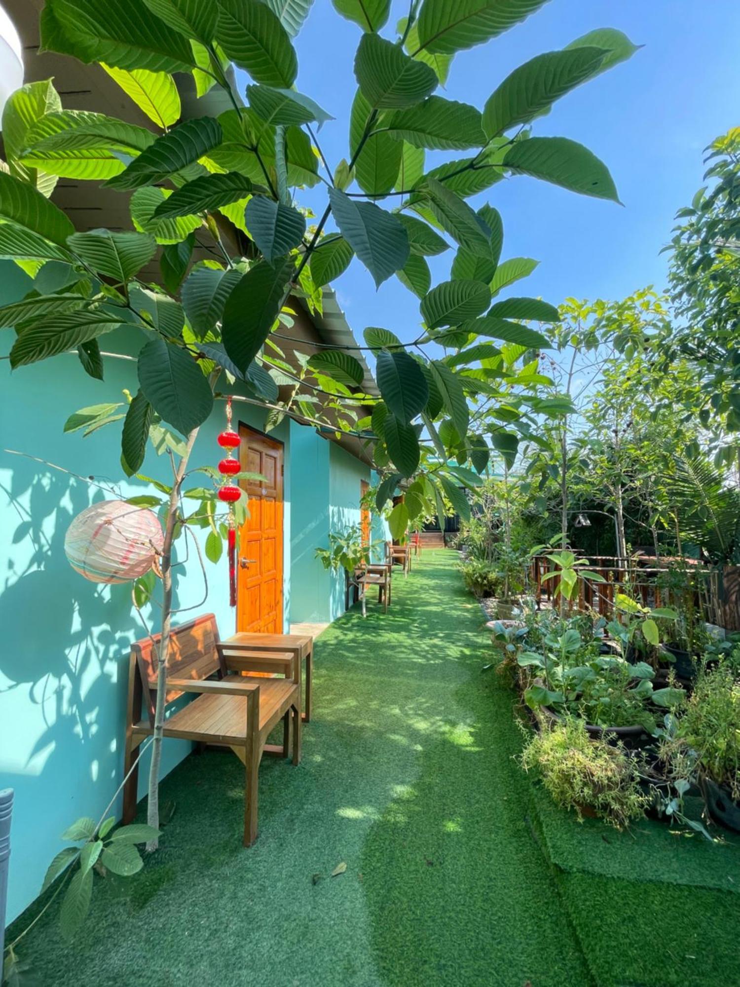 Ban Suan Kratom Cafe And Resort *