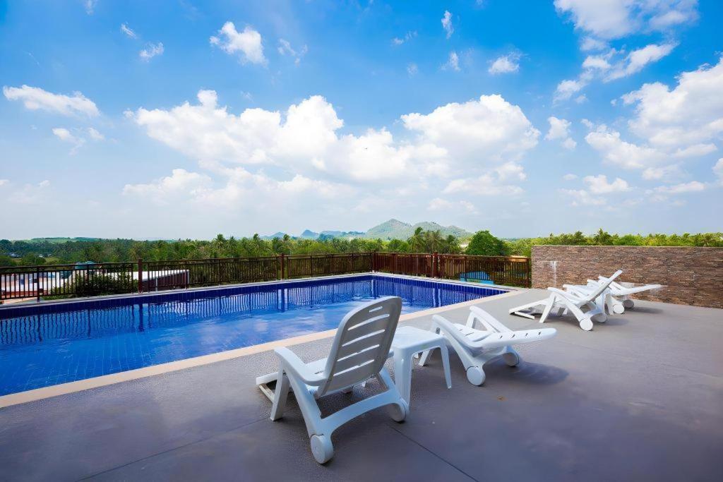 Hotel Royal Hill Satun 4*