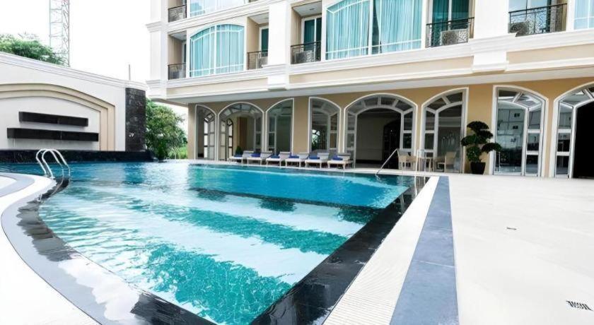 Hotel Lk Grand Empire