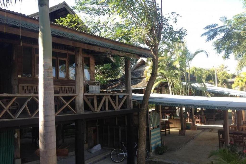 Baan Mai Kon Muang