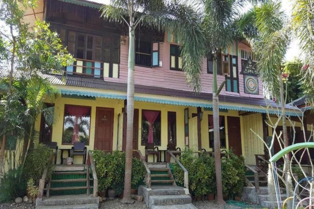 Baan Mai Kon Muang
