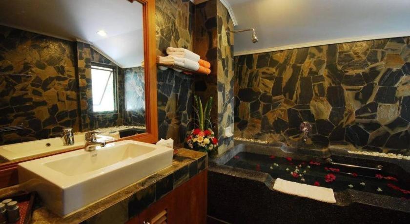 Privacy & Resort