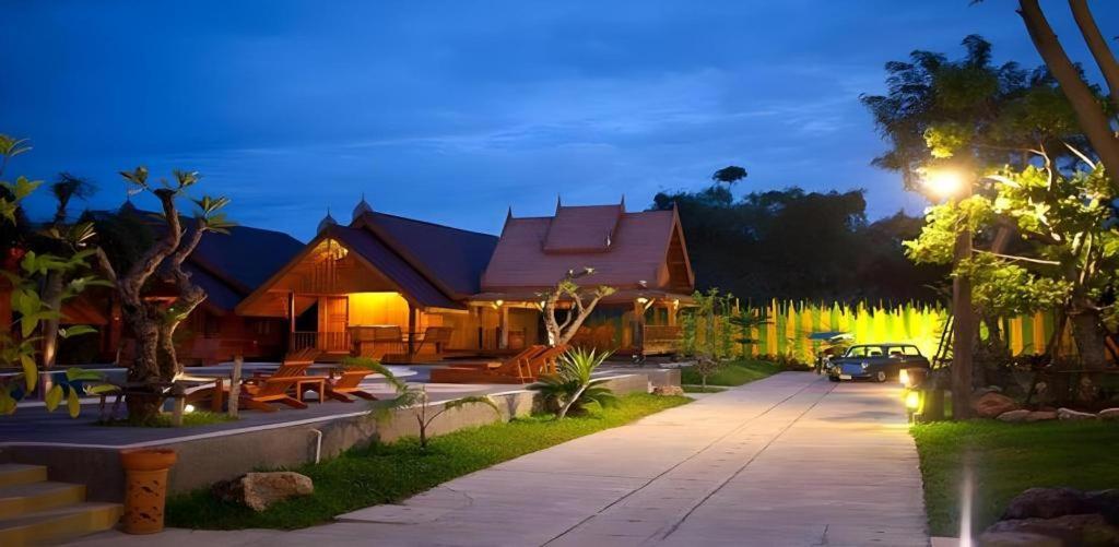 Resort Srisawat 3*