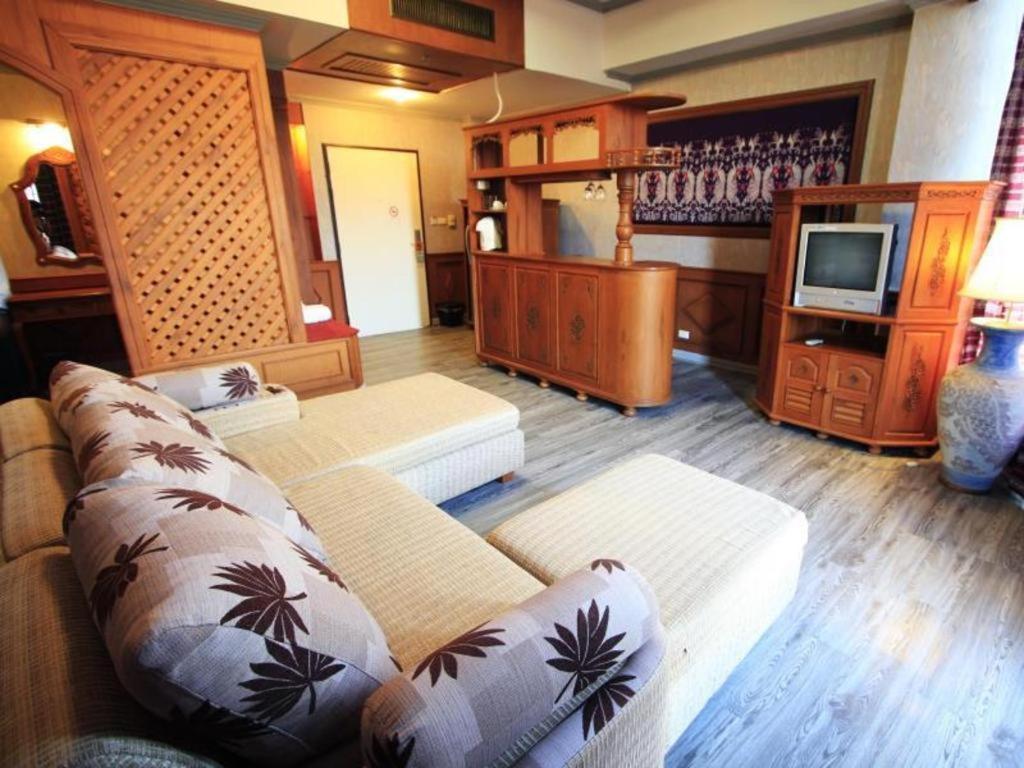 Hotel Thepnakorn 3*