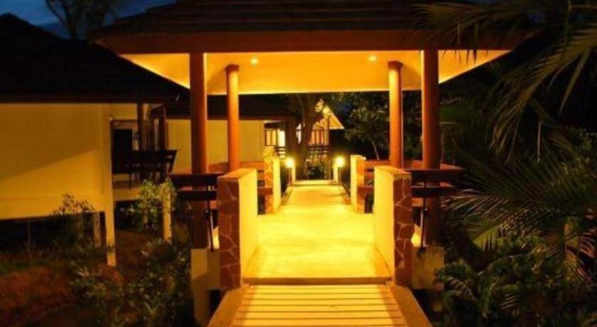 Resort Baan Suan Nuan Ta