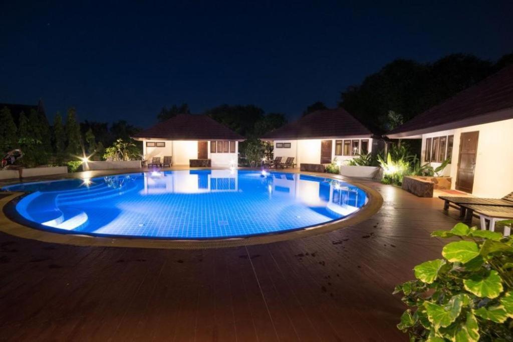 Resort Baan Suan Nuan Ta