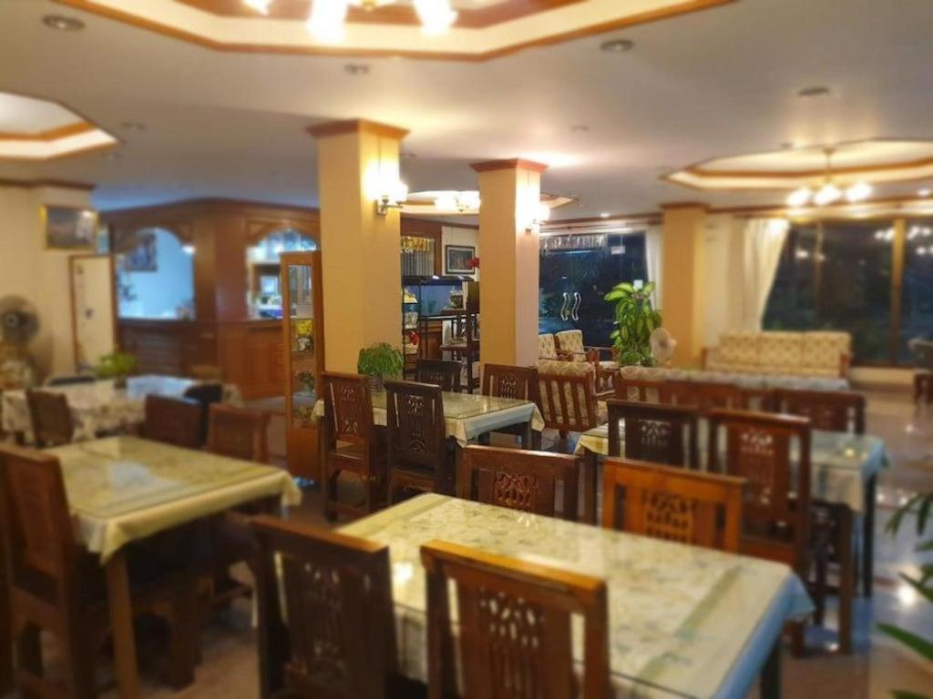 Hotel Ritzy House 2*