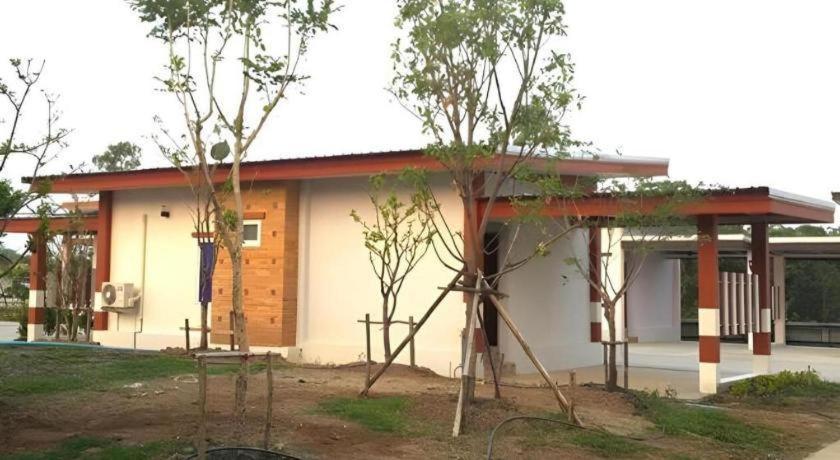 Resort Suanrak Suphan Buri