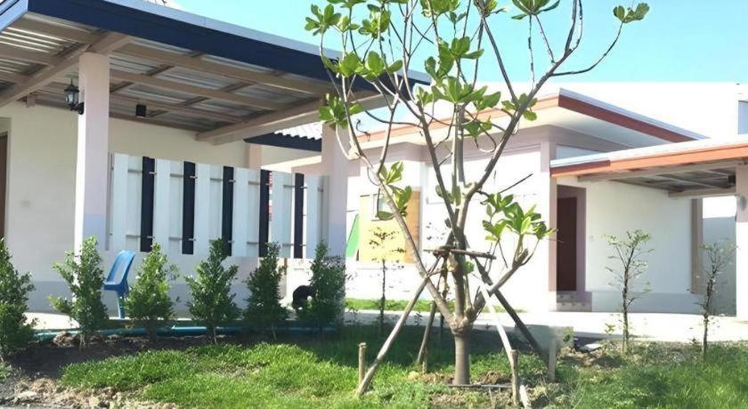 Resort Suanrak Suphan Buri