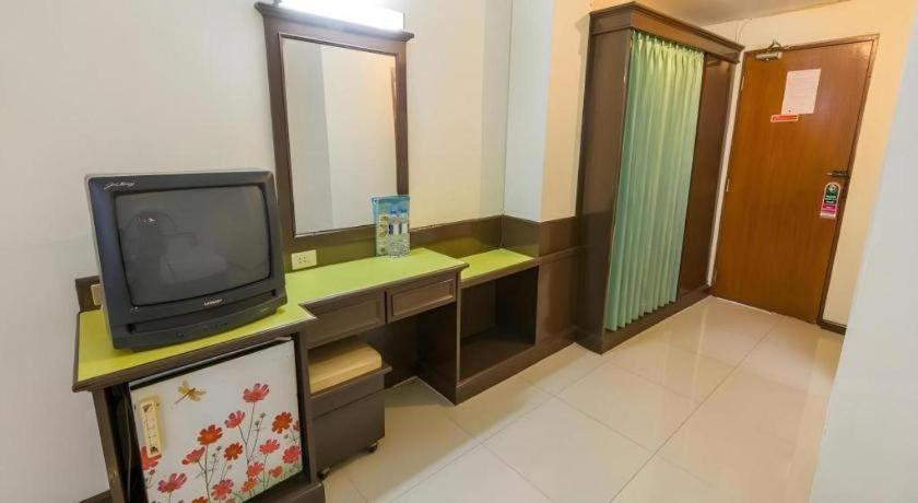 Lake Inn Hotel 2*