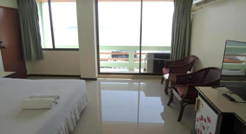 Lake Inn Hotel Hotel
