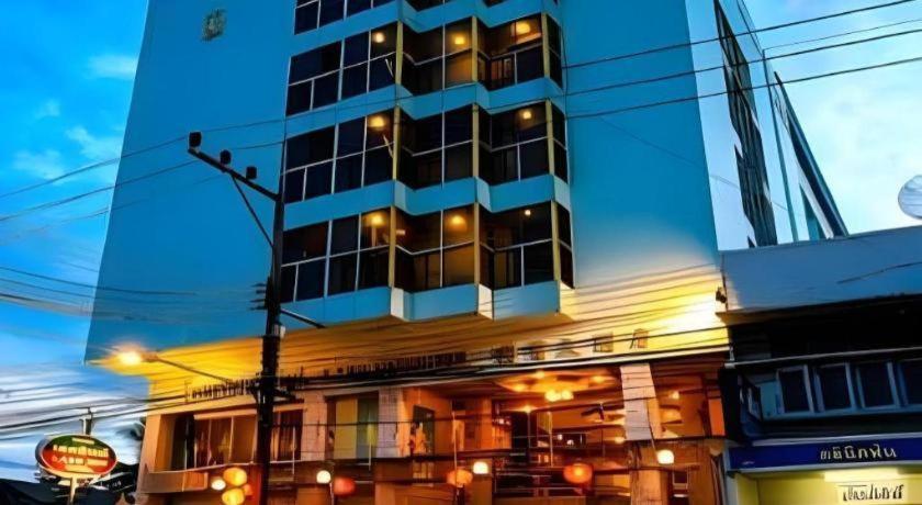 Hotel Lake Inn Hotel