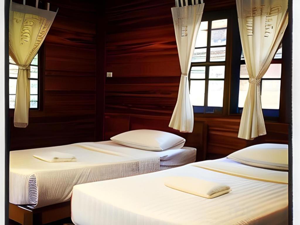 Hotel Phuphan Park 3*