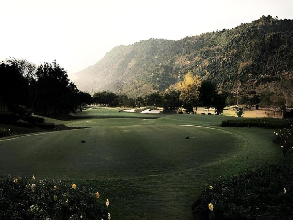 Resort Royal Hills Golf And