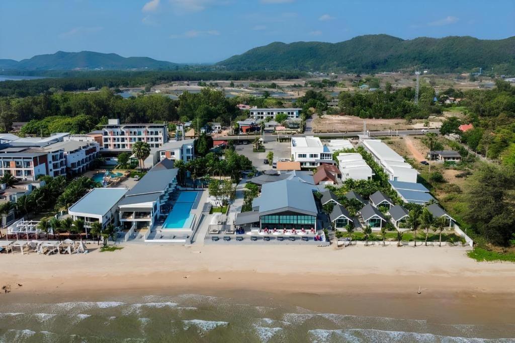 Resort Rattana Pura 3*