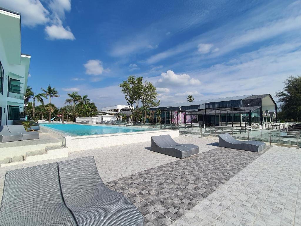Resort Rattana Pura 3*