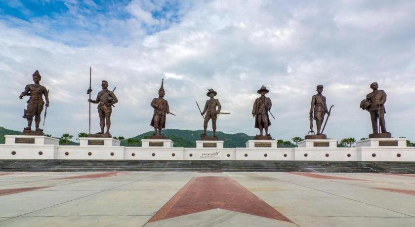 Greenfield Valley Fishing Resort Hua Hin