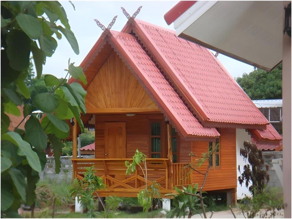 Nam Khong Tara Resort 2*