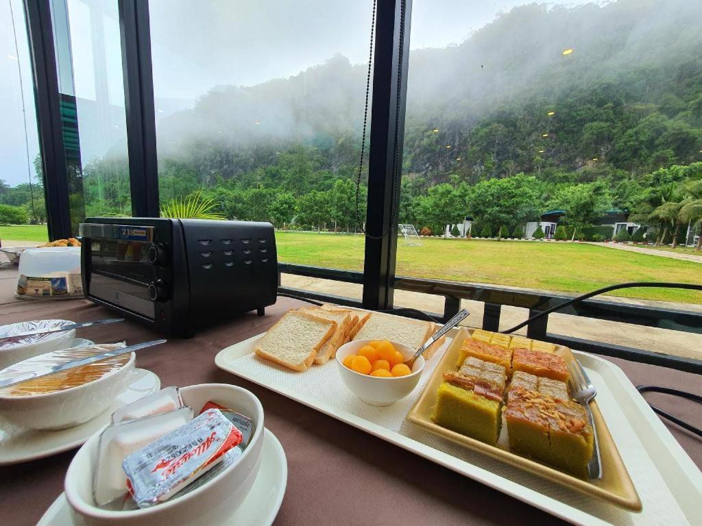 Phuphayot Resort 3*