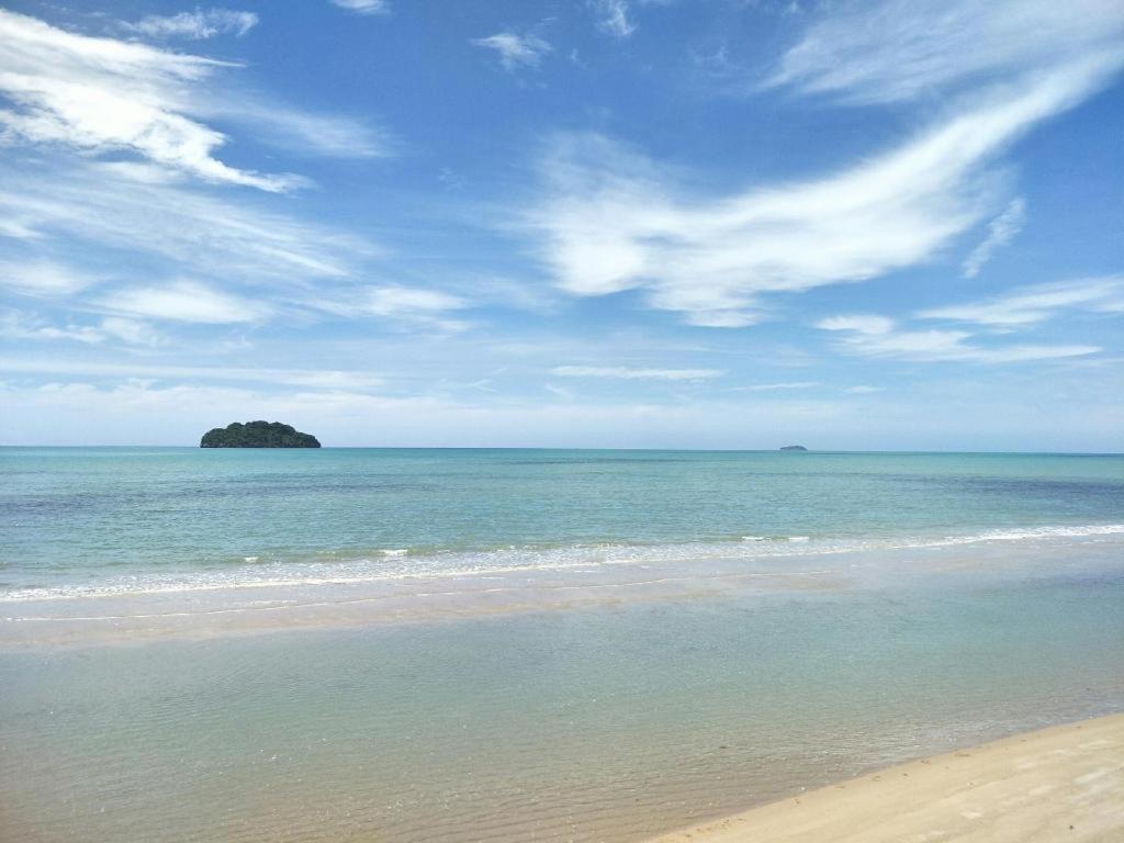 Pearl By The Sea