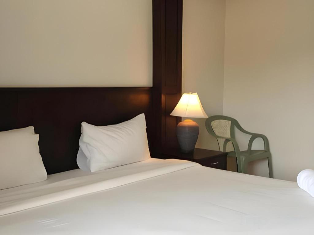 Phuyai Resort Kamala Beach
