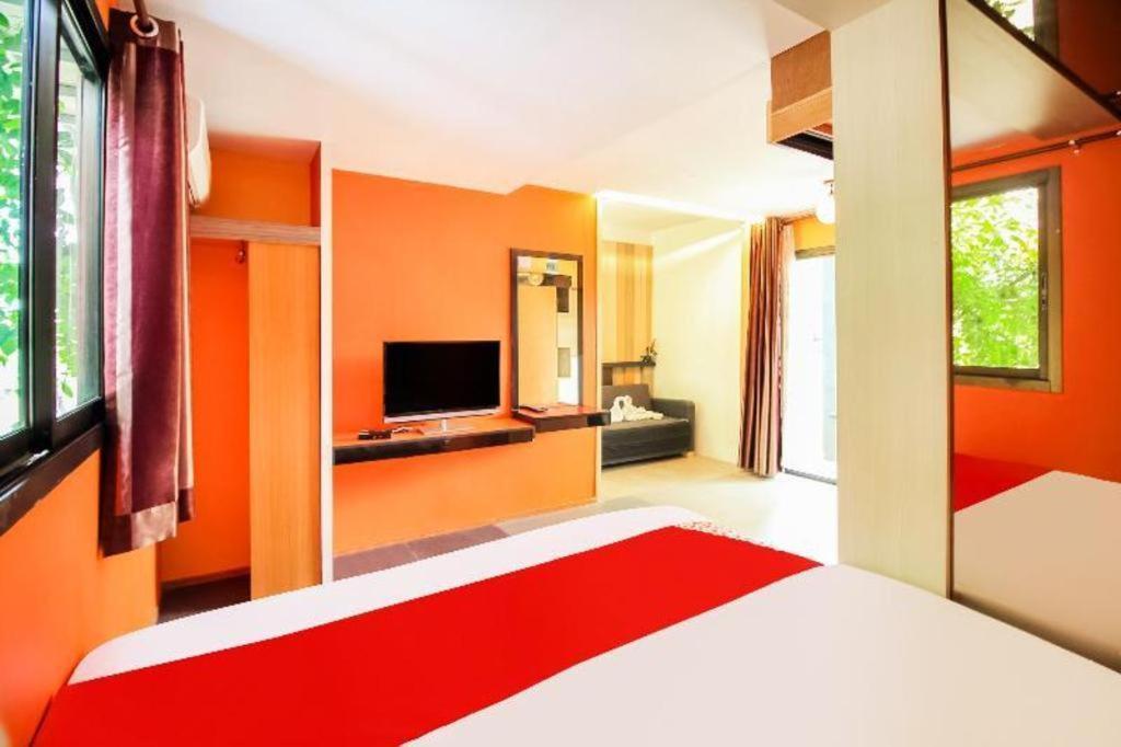 Resort Oyo 271 The Romklao Bangkok