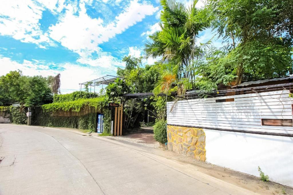 Oyo 271 The Romklao Resort Bangkok