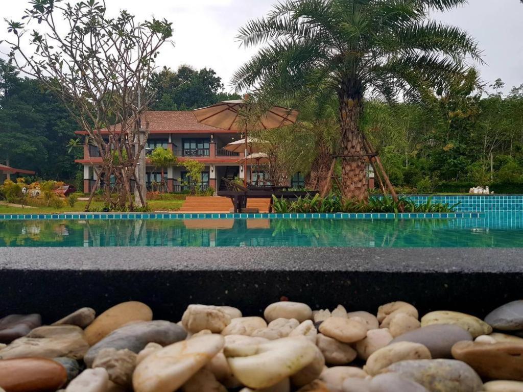 Poochommhok 2* Sangkhla Buri