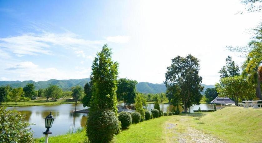 Tanaosri & Creekside Resort Suan Phueng